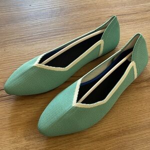 Women’s knit pointed toe knitted flats teal green white color size 6 NEW